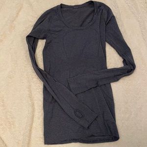 Lululemon Long Sleeve T shirt
